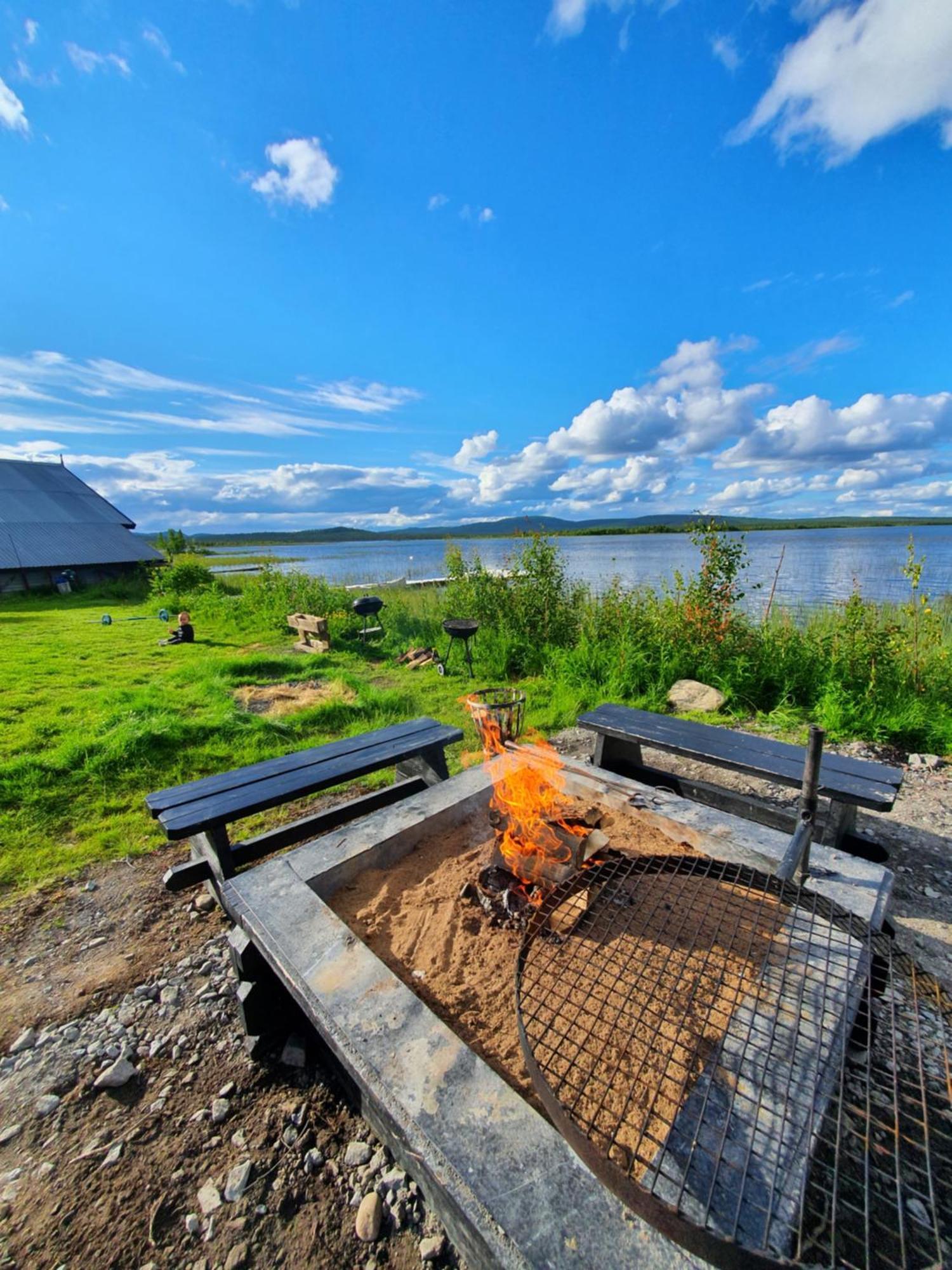 Camp Caroli Wooden Cabins Jukkasjarvi Exterior photo