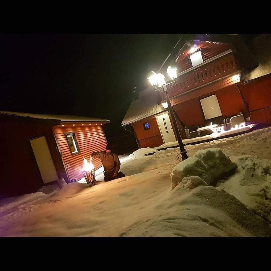 Camp Caroli Wooden Cabins Jukkasjarvi Exterior photo