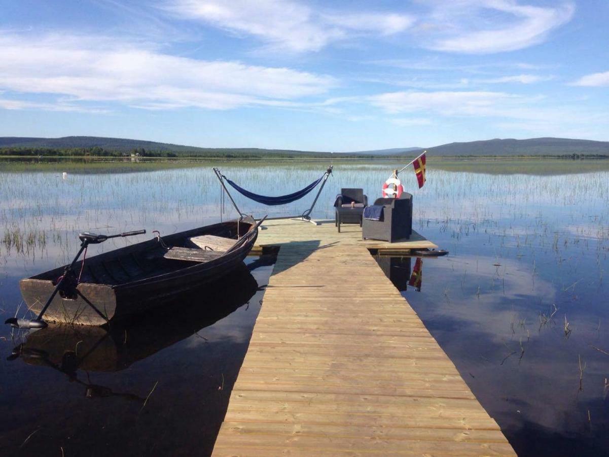 Camp Caroli Wooden Cabins Jukkasjarvi Exterior photo