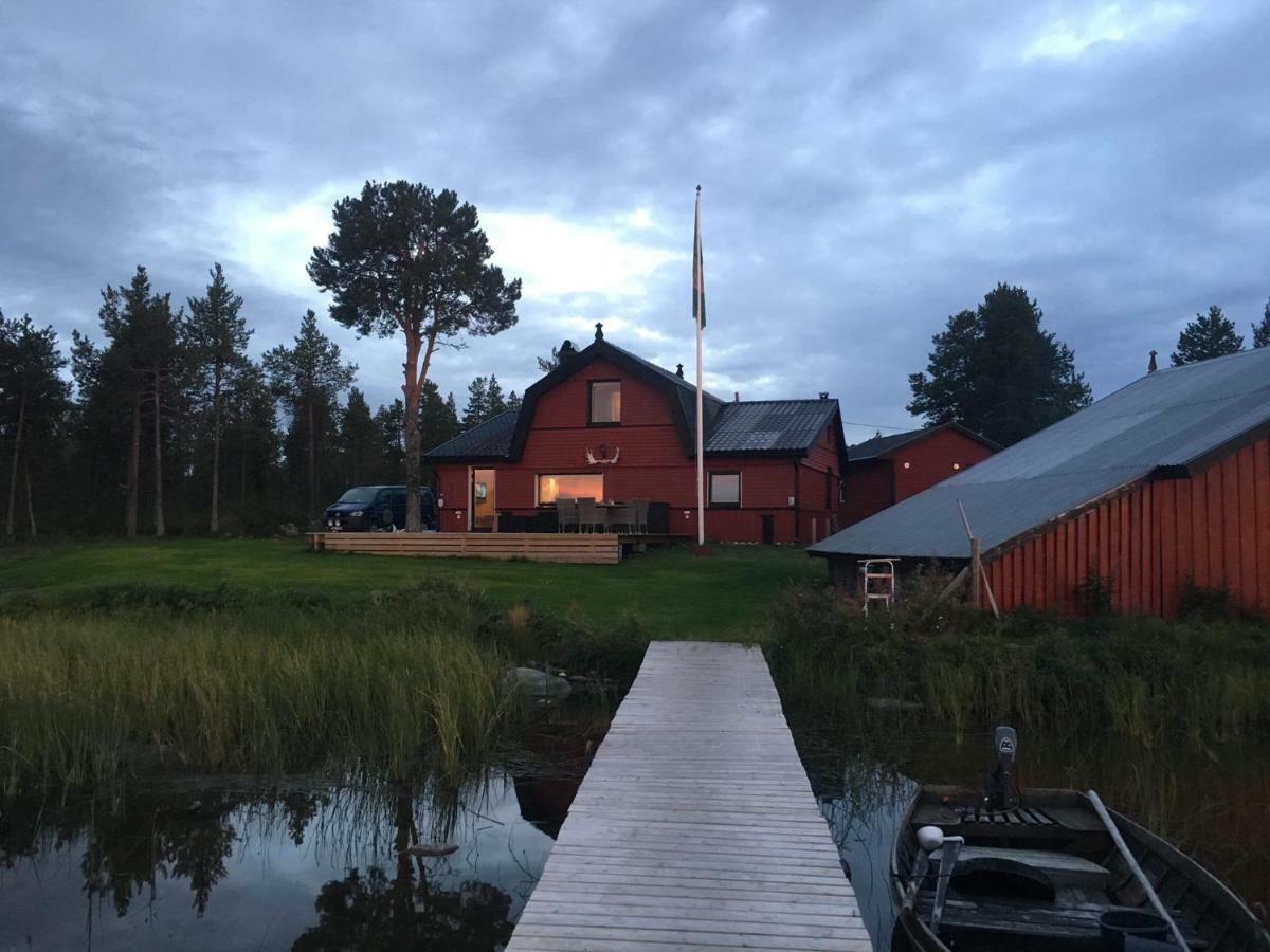 Camp Caroli Wooden Cabins Jukkasjarvi Exterior photo